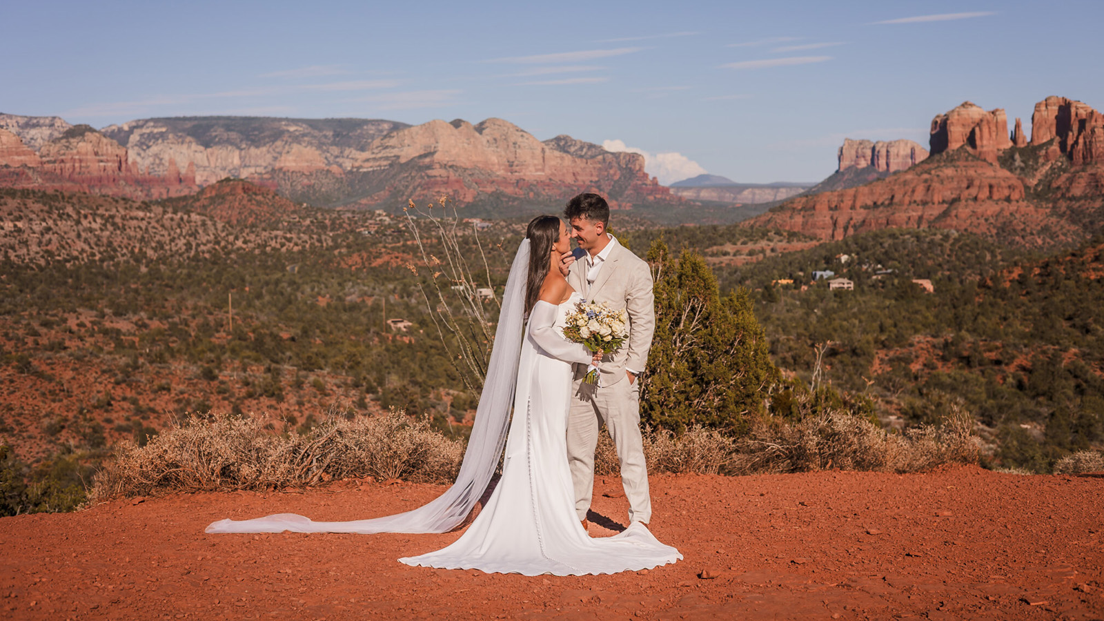 Sydney and Jordan chose the beautiful red rocks of Sedona, AZ for their wedding in 2024